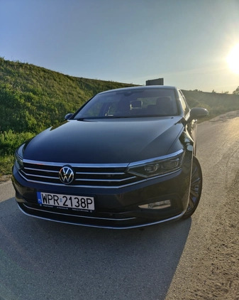 Volkswagen Passat cena 130000 przebieg: 88400, rok produkcji 2021 z Warszawa małe 742